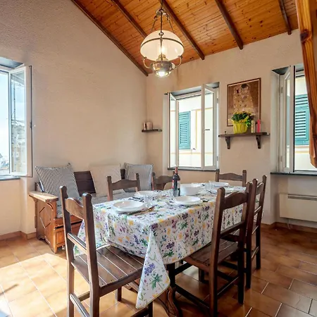 2 Bedroom Gorgeous Apartment In Camogli Camogli